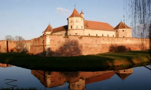 Record de turişti la Cetatea Făgăraş, clasată pe locul al doilea în topul celor la frumoase castele din lume jpeg