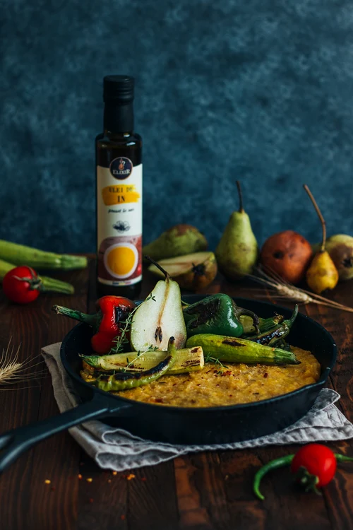 Pere cu mămăligă coaptă, un adevărat deliciu / Sursă foto: Pancakeplanet.ro