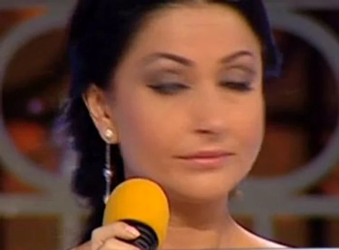 Gabi Cristea cu lacrimi în ochi (Captură Wowbiz)
