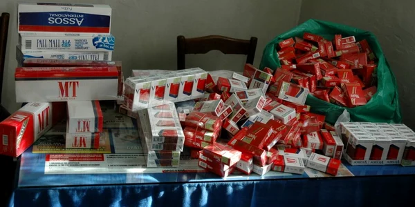Sute de pachete de ţigări au fost confiscate