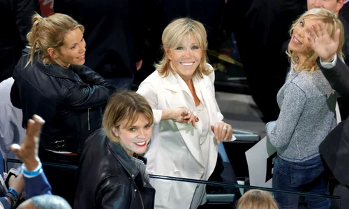 Brigitte Macron fiice Tiphaine și Laurence GettyImages 669611648 jpg