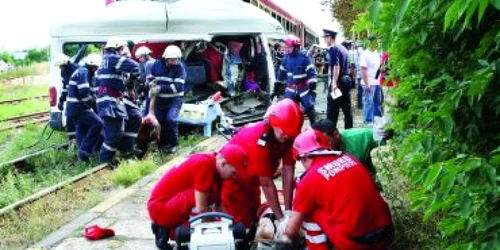 Iaşi: UPDATE Cei trei oameni rămaşi în viaţă în urma catastrofei feroviare au nevoie de sânge