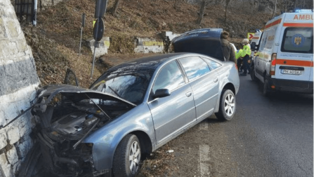 Accident cu trei răniți pe  DN1, spre Comarnic. Traficul este restricționat