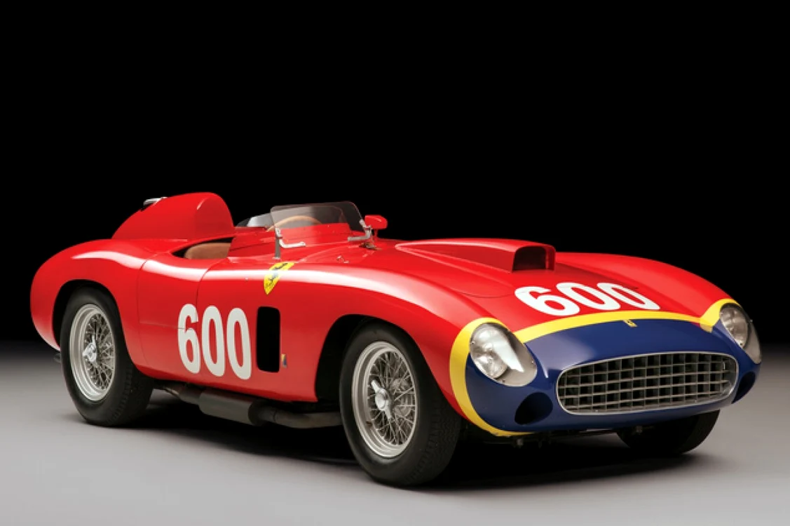 Exemplarul a fost construit în 1956, pentru a fi condus de campionul Juan Manuel Fangio/FOTO Daily Mail