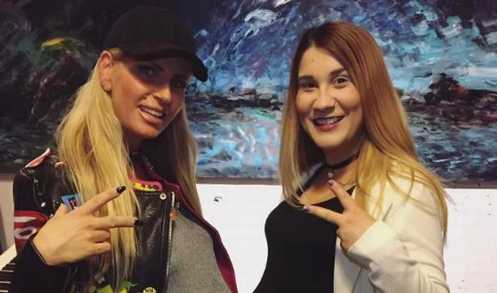 
    Andreea și Adda vor aduce pe lume băiețeiFoto: Facebook  