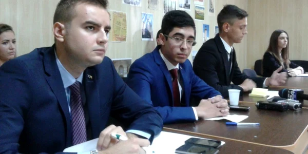 Asociaţia Elevilor din Constanţa - Alexandru Manda cu Alexandru Burghelia şi Albert Craiu Foto Sînziana Ionescu