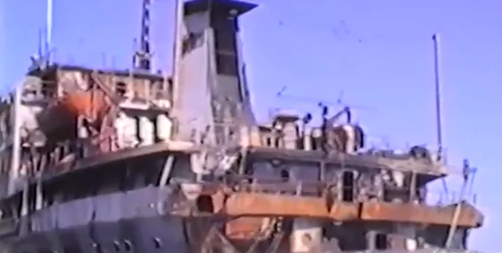 Povestea navei Fundulea, atacă de iranieni cu napalm în strâmtoarea Ormuz. „Au tras câte două rachete pe fiecare nivel al navei. Cabina nu mai era. Era o gaură mare”