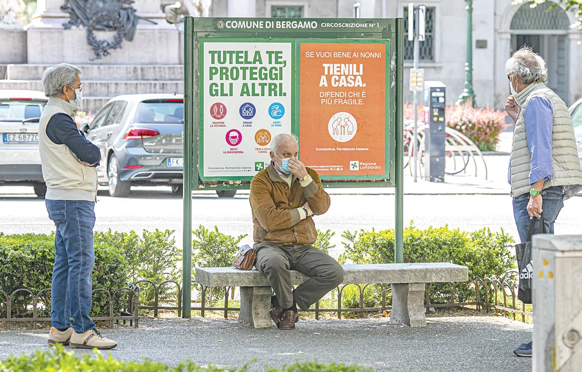 Italienii respectă şi la plimbare măsurile de distanţare socială