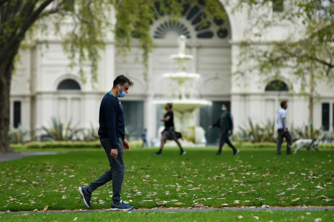 Sydney şi Melbourne, cele mai mari oraşe ale Australiei, precum şi capitala Canberra, se află în lockdown de mai multe săptămâni pentru a stopa răspândirea variantei Delta. FOTO: EPA-EFE