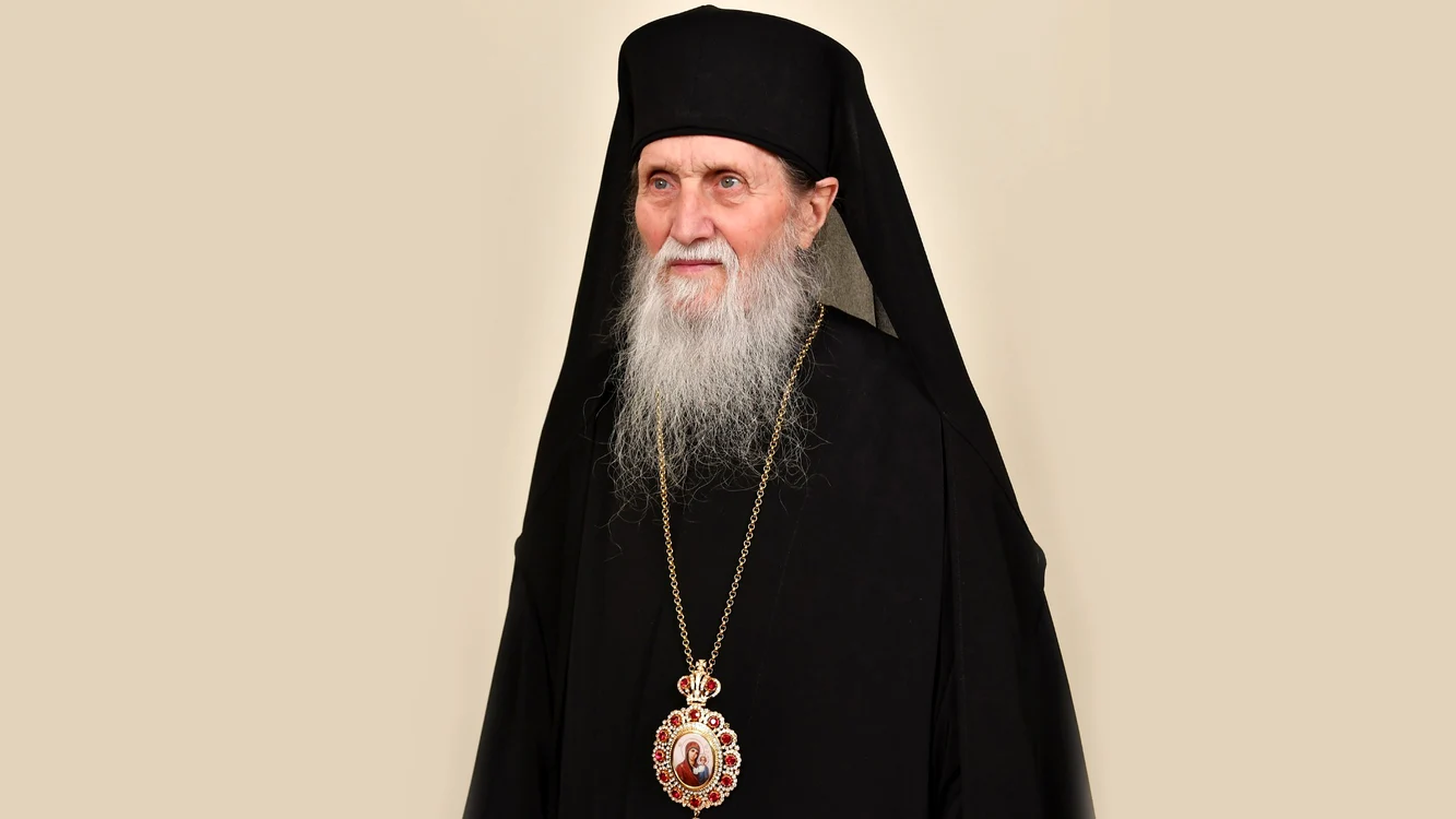 
    Arhiepiscopul Pimen, la împlinirea vârstei de 90 de aniFotografii: basilica.ro  