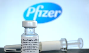 Vaccin Pfizer COVID FOTO Shutterstock jpg