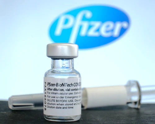 Vaccin Pfizer COVID FOTO Shutterstock jpg