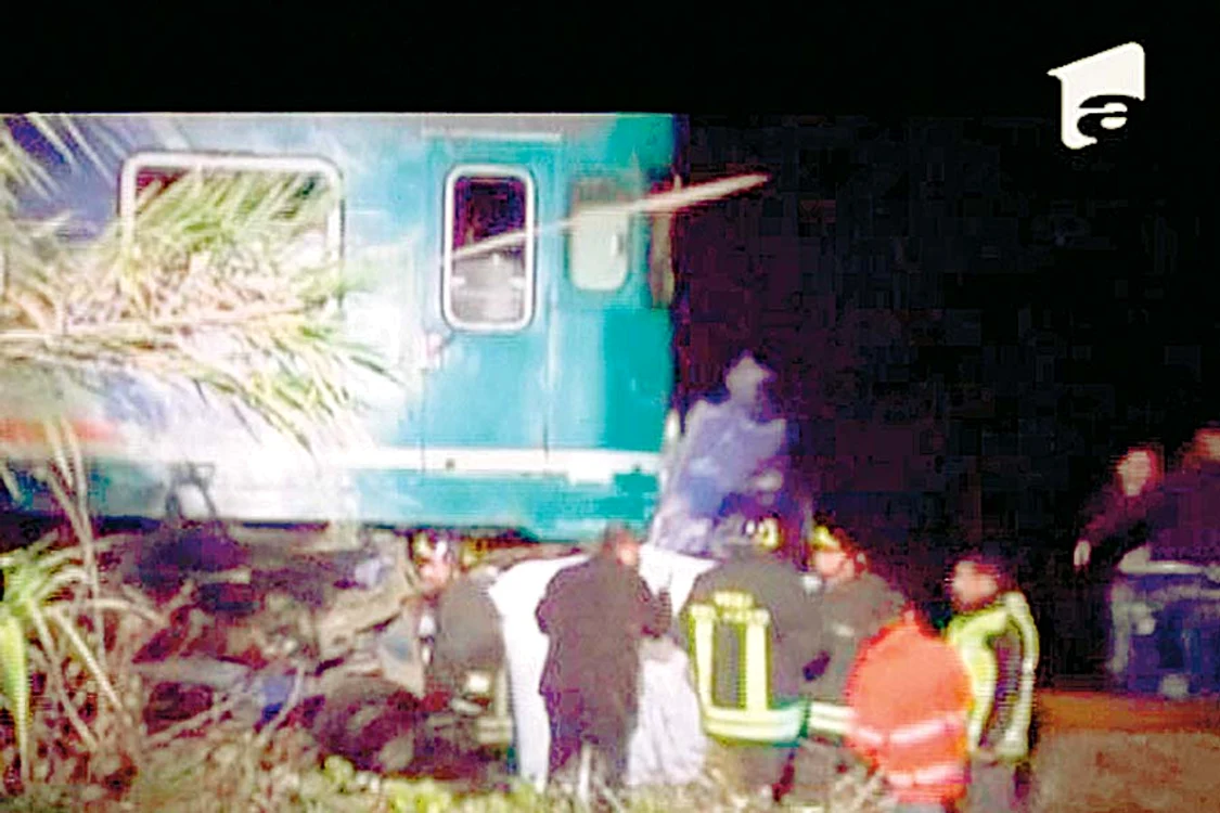 Angajaţii de la pompe funebre împărţeau ajutorul de înmormântare cu omul care le dădea pontul că o persoană a decedat (Fotografii: Eduard Enea, Click!)