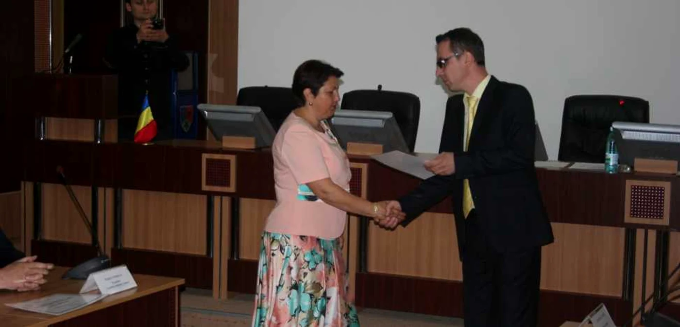 Consilierii judeţeni şi-au primit certificatele