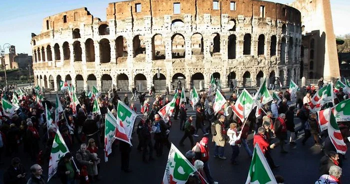 Italienii au protestat în mai multe rnduri faţă de măsurile de austeritate