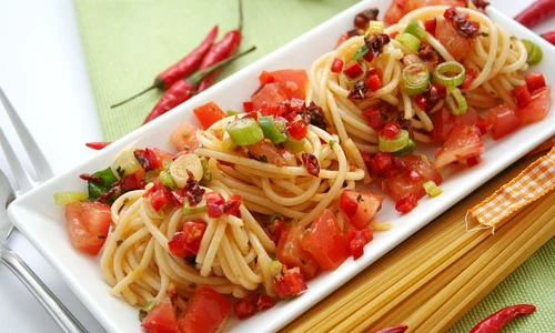 spaghete picante cu rosii jpeg