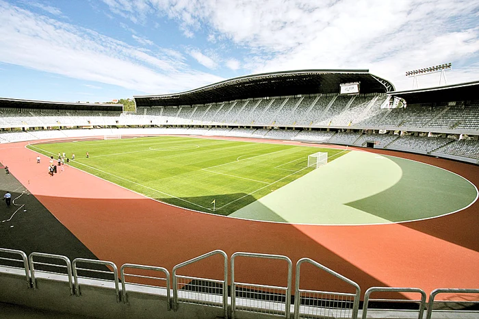 
    Primăria Bucureşti n-a demarat încă procedura de autorizare a Arenei Naţionale şi asta creează consecinţe în lanţ  