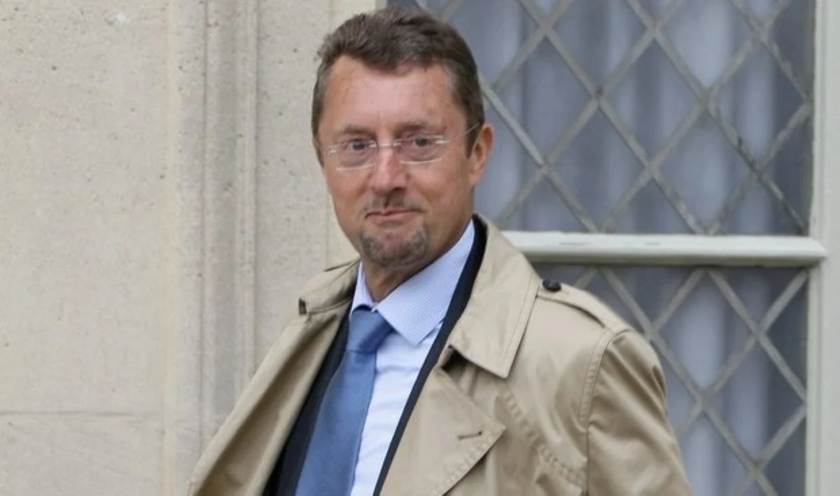 Fostul director al spionajului francez, Bernard Bajolet, acuzat că a încercat să șantajeze un om de afaceri. Procesul începe joi