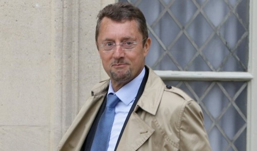 Fostul director al spionajului francez, Bernard Bajolet, acuzat că a încercat să șantajeze un om de afaceri. Procesul începe joi