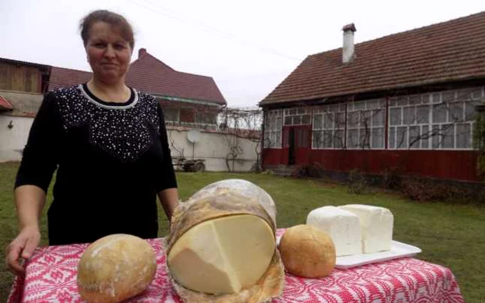 Branzeturile Georgetei candea i-au cucerit pe straini - Fotografii Ramona Găină