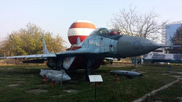 Un exponat unicat: MiG 29 Sniper jpeg