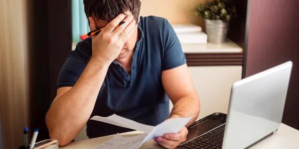 Impozit - calcule - facturi - FOTO Shutterstock 