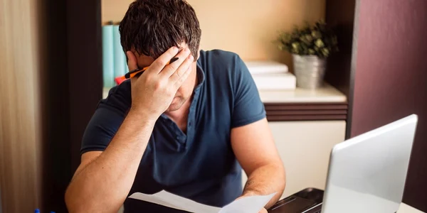 Impozit - calcule - facturi - FOTO Shutterstock 