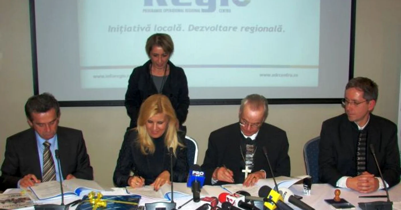 Contractul a fost semnat aseară la hotelul Hilton
