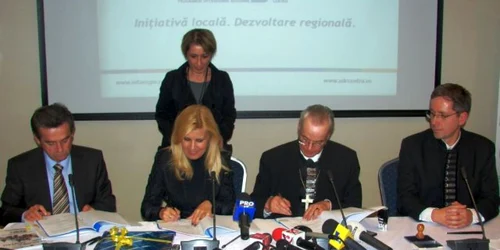 Contractul a fost semnat aseară la hotelul Hilton