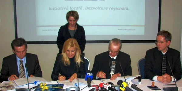 Contractul a fost semnat aseară la hotelul Hilton
