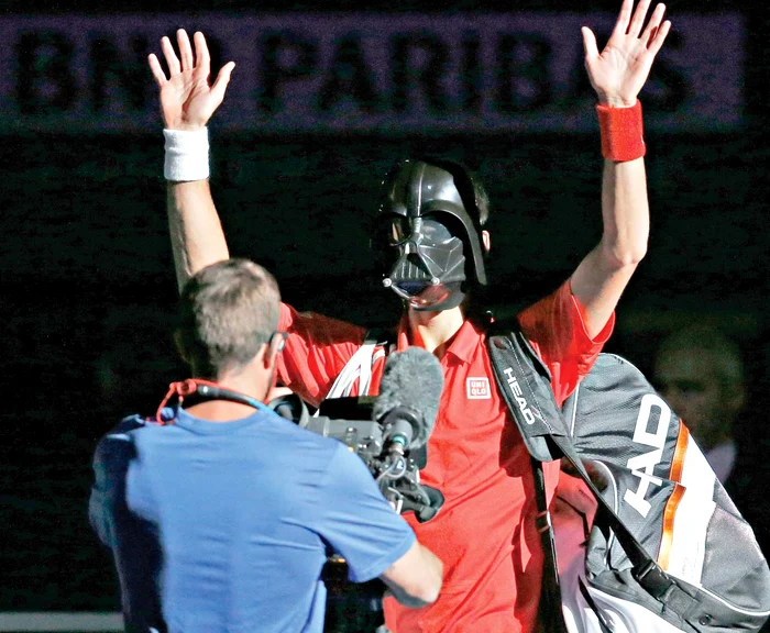 În Franţa, Djokovic a intrat pe teren cu masca celebrului personaj din Războiul Stelelor