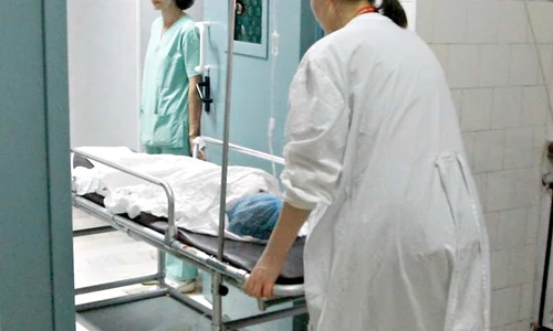 Iulia a fost dusă de  urgenţă la spital jpeg