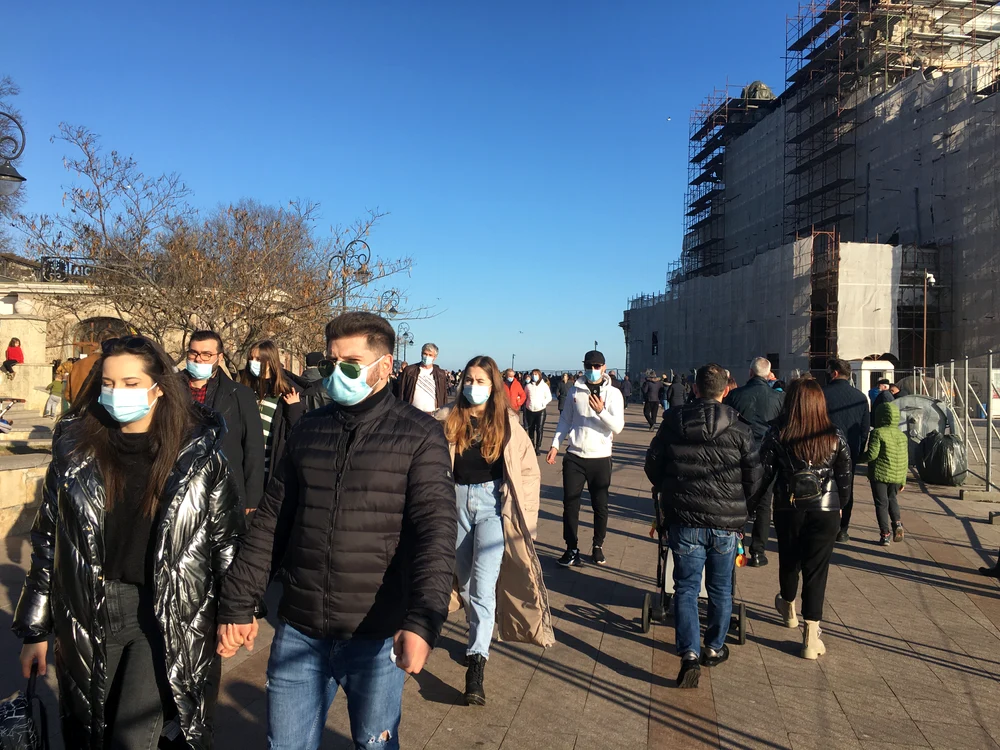 În acest weekend, faleza din Constanța a fost înțesată de oameni 