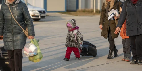 Refugiati ucraineni intrati în Romania cu bacul prin vama Isaccea FOTO Inquam Photos / Ilona Andrei