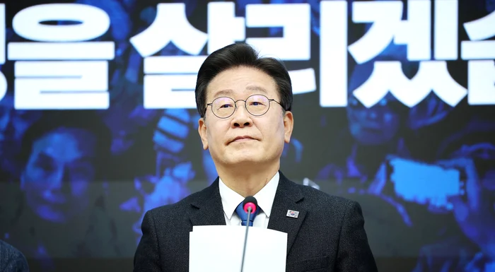 Lee Jae-myung este creditat cu prima șansă FOTO: X