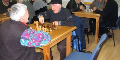 Pensionarii se pot relaxa în noul centru. Foto arhivă