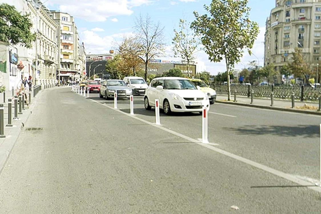 De când circulă pe banda  specială, autobuzele care  trec pe Splaiul Independenţei  consumă mai puţin combustibil  cu 1.300 lei/linie în fiecare zi (Fotografii: B365.ro)