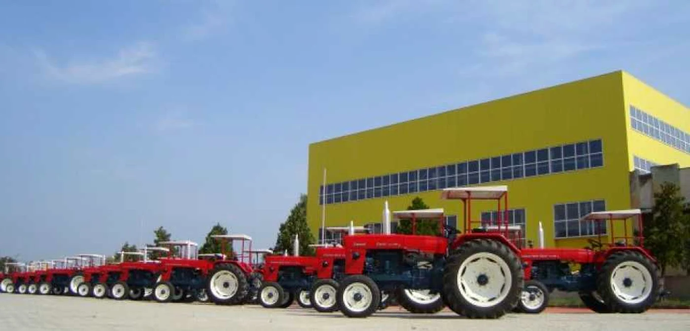 Primul lot de tractoare cu licenţă de Braşov pleacă spre Egipt