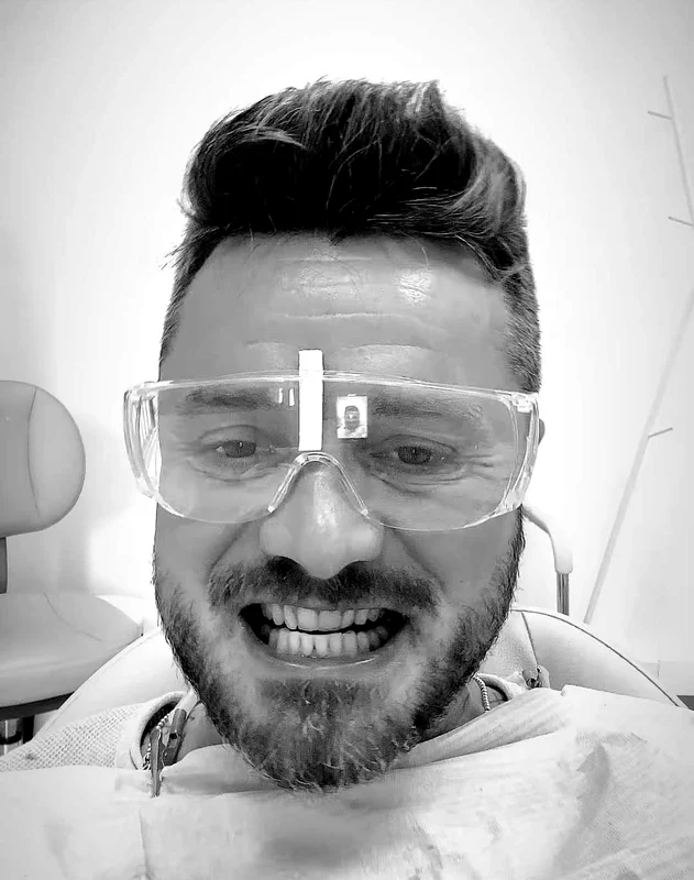Tavi Clonda și-a făcut o albire dentară. Sursă: Instagram
