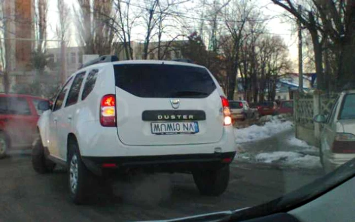 Maşina Prefecturii Vrancea, cu numărul pe dos  FOTO: Gherila de Vrancea