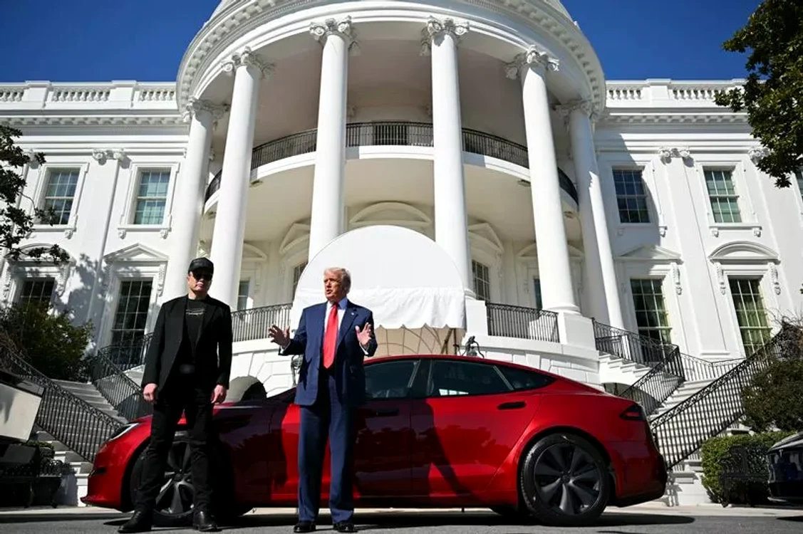 Trump face reclamă la Tesla FOTO: Getty Images