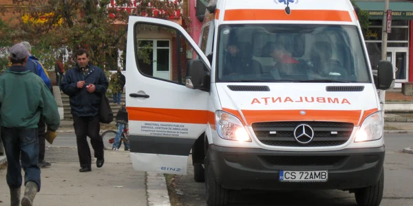 Bani mai puţini pentru Ambulanţă