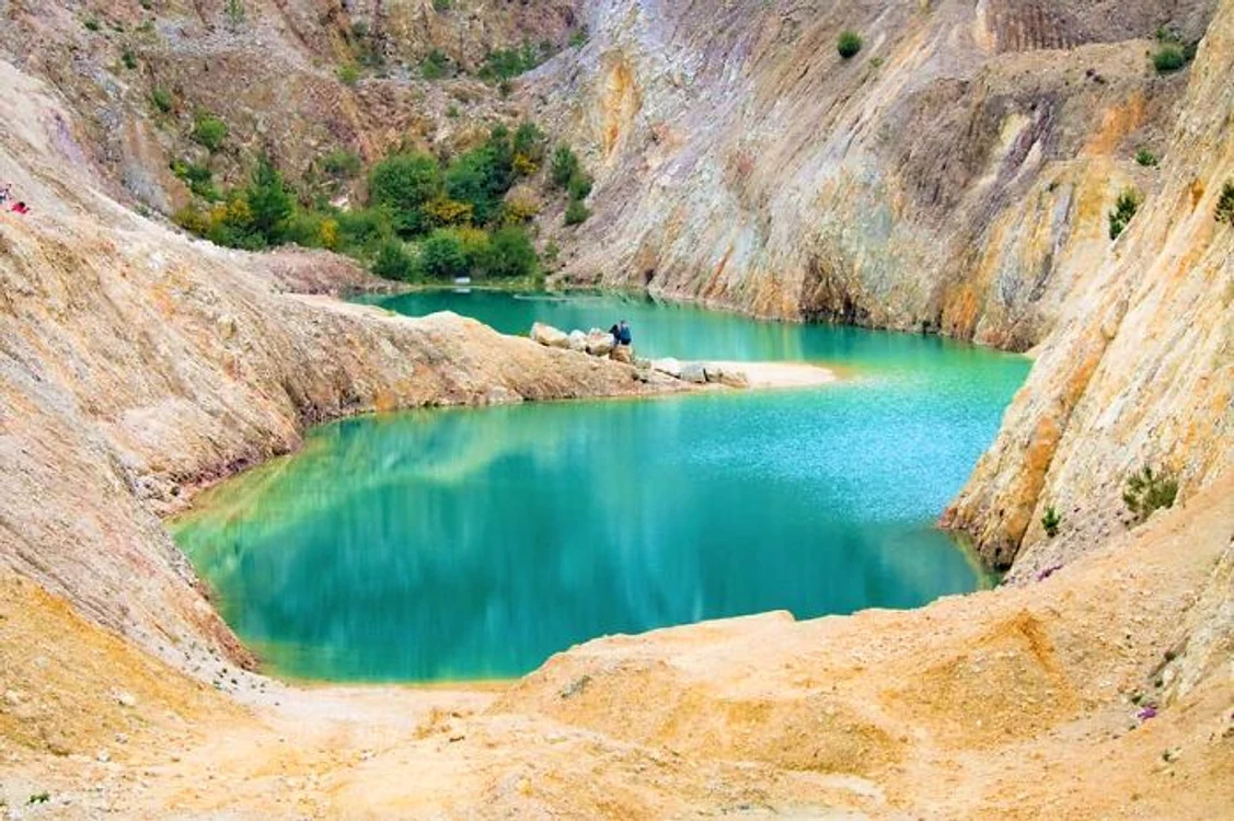 toxic lake 1 5d37f938b82c3 700 jpg jpeg
