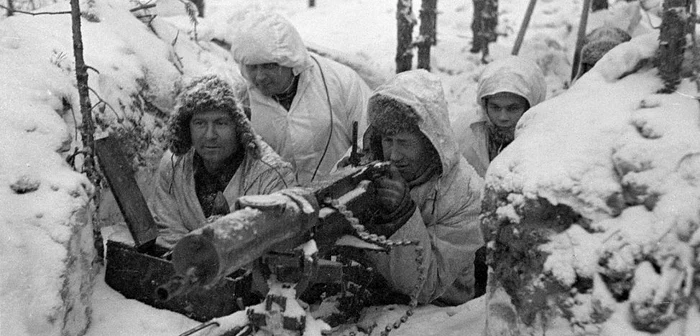 Soldaţi finlandezi luptând în Războiul de Iarnă FOTO Wikipedia