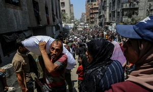 Palestinieni strămutați   ajutoare umanitare Gaza City FOTO EPA EFE jpg