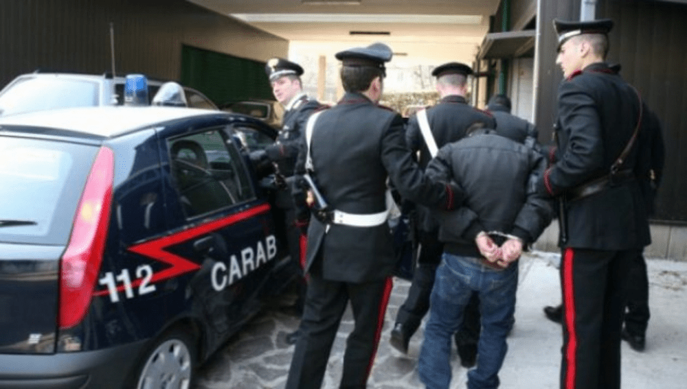 Român arestat pentru viol în Italia, amnezic. „Am băut 20 de litri de vin, nu mai știu ce am făcut“