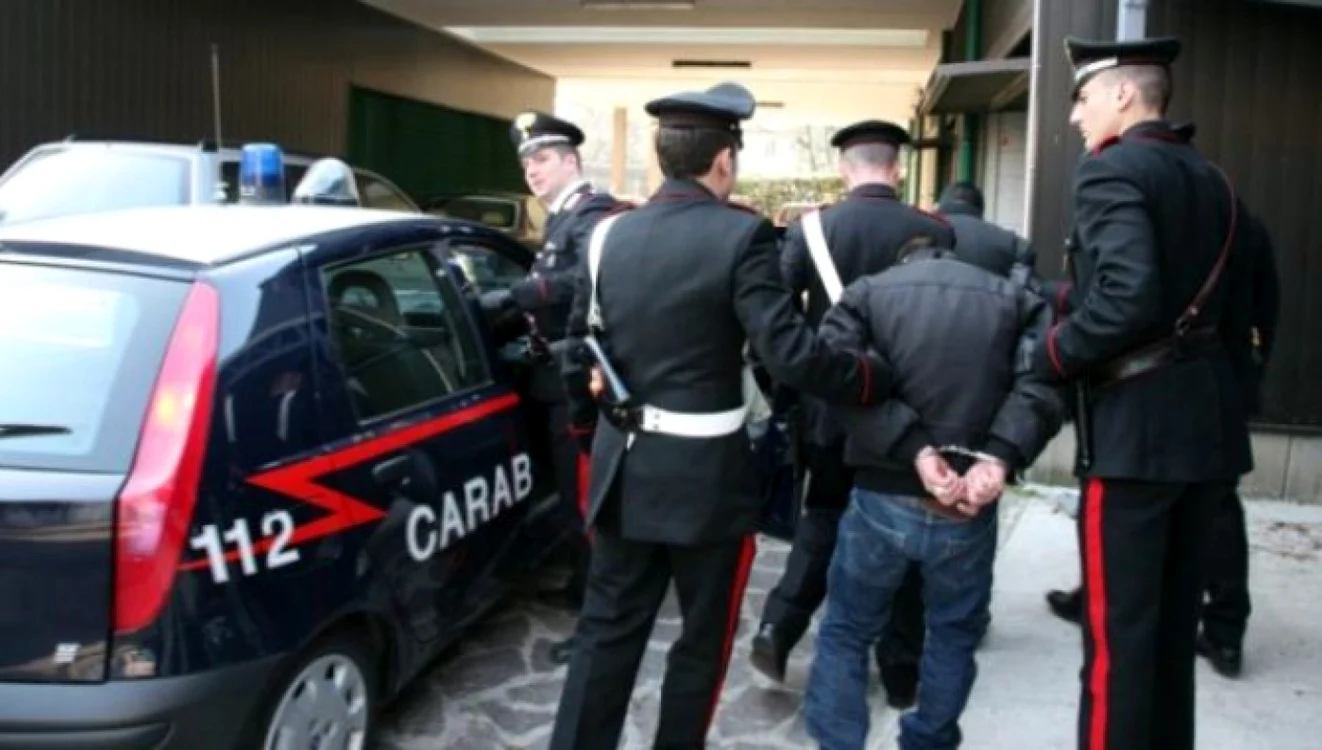 foto arestare carabinieri
