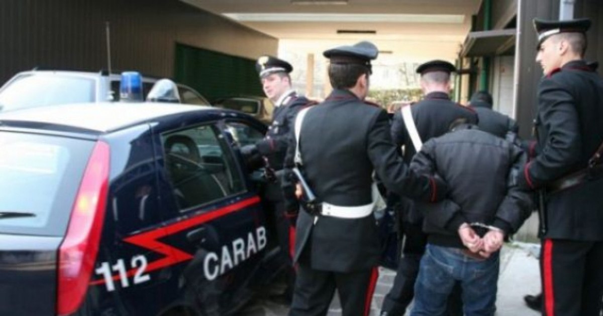 Inginer român, beat și fără adăpost, arestat în Italia: a încercat să incendieze o biserică și a atacat carabinierii