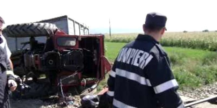 Tractor spulberat de rapidul Suceava - Bucureşti