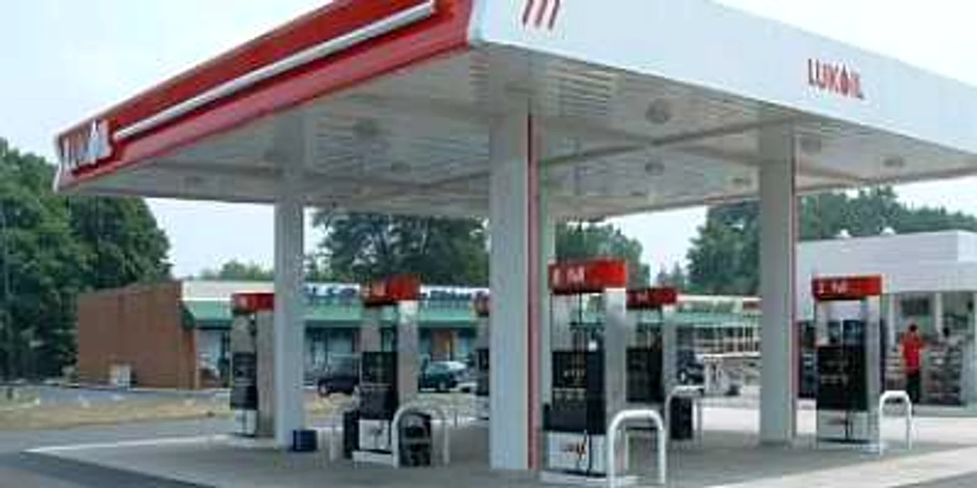 Lukoil îşi restrânge afacerile din Ucraina
